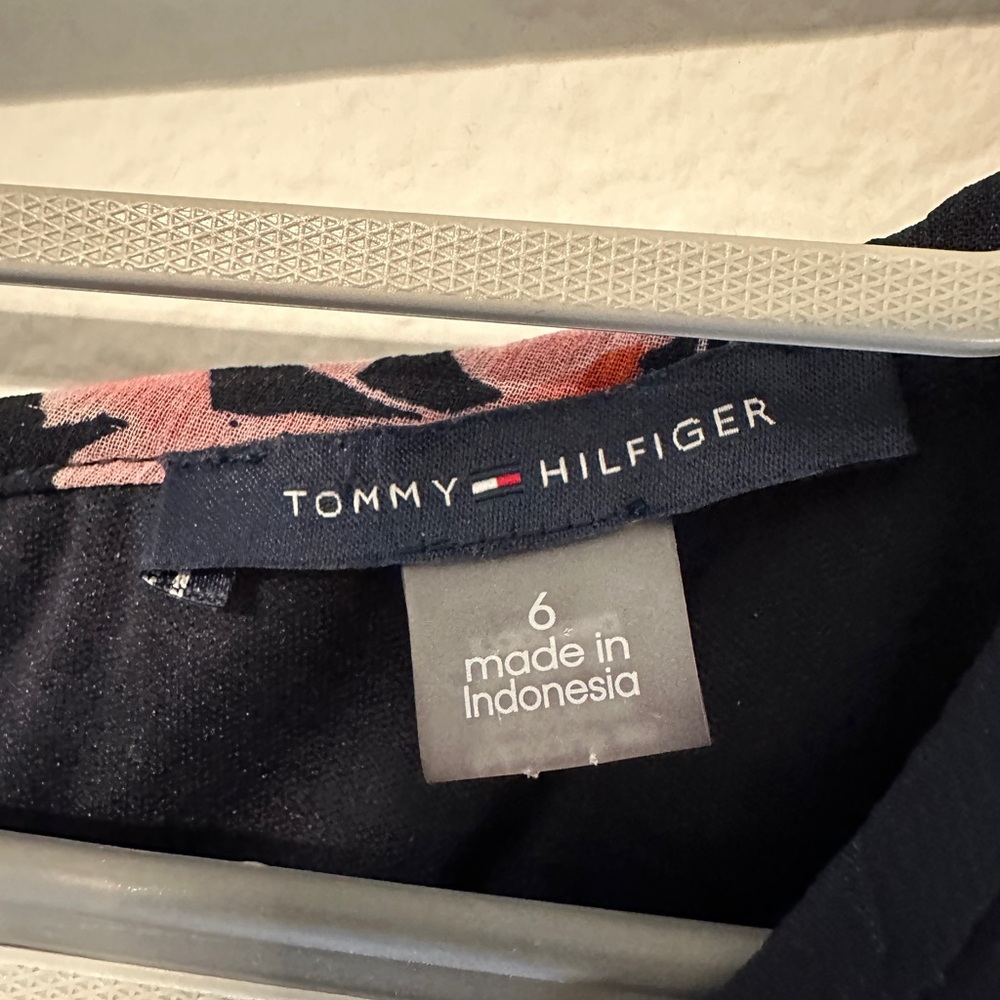 Tommy Hilfiger Size 6 Navy/Pink Chiffon Dress - Picture 9 of 9